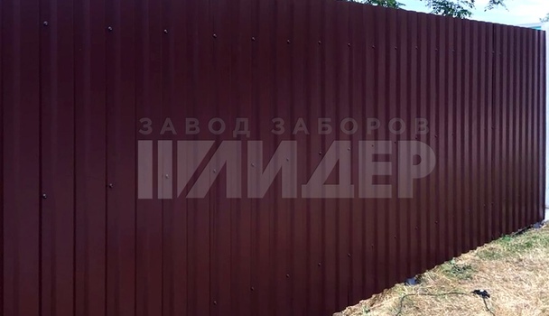 Сплошной забор из профнастила для земельного участка ПН-217