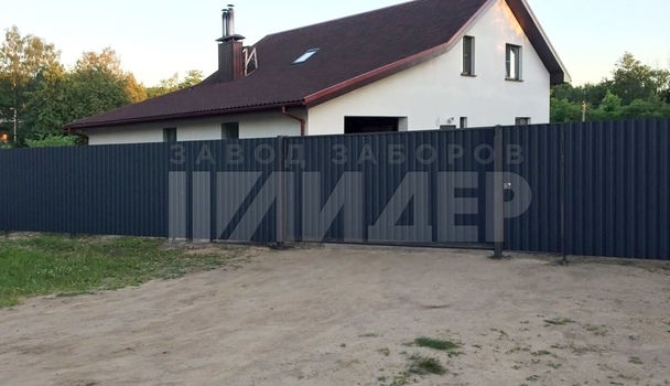 Забор из листа металлопрофиля с откатными воротами ПН-224