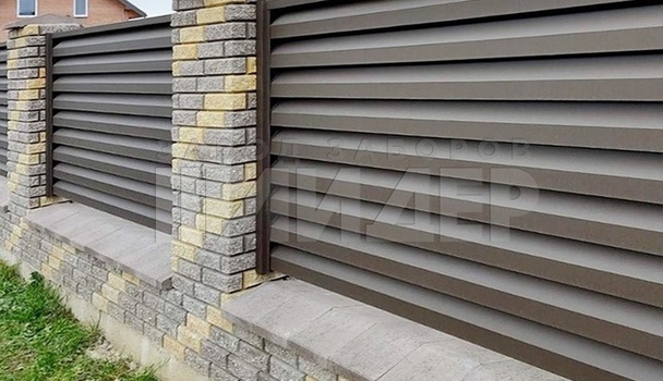 Кирпичный забор жалюзи на кирпичном основании ЖЗ-207 - фото 2