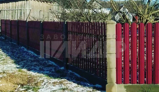 Ограждение из штакетника вокруг многоквартирного дома ЕШ-145 - фото 2